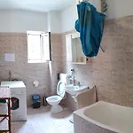 Azizam Hostel *